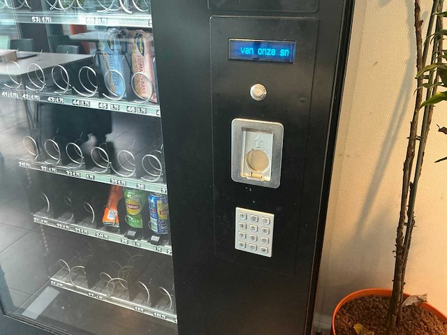 Vendo vending machine - afbeelding 5 van  6