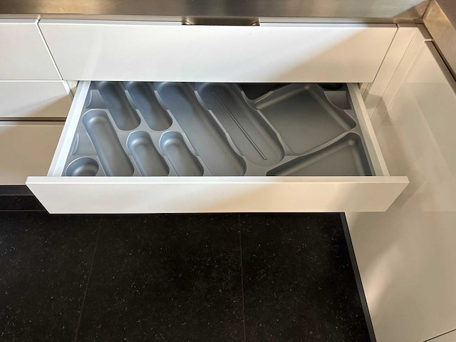 Veneta cucine - keuken met falmec / siemens apparatuur - afbeelding 11 van  27