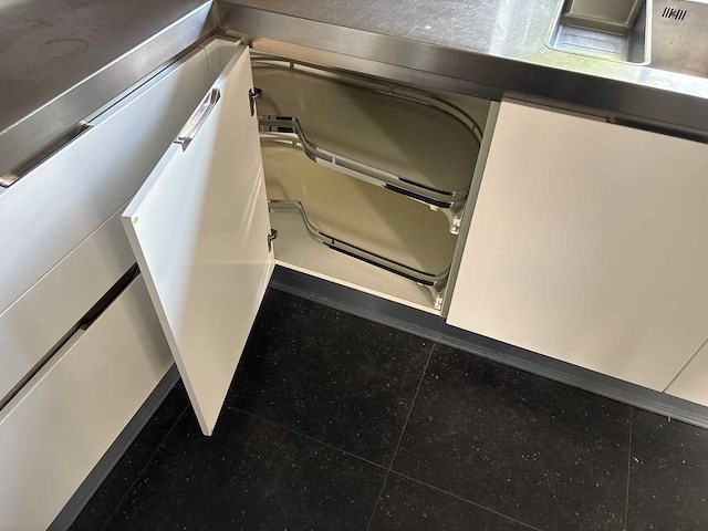 Veneta cucine - keuken met falmec / siemens apparatuur - afbeelding 14 van  27