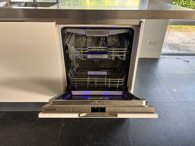 Veneta cucine - keuken met falmec / siemens apparatuur - afbeelding 17 van  27