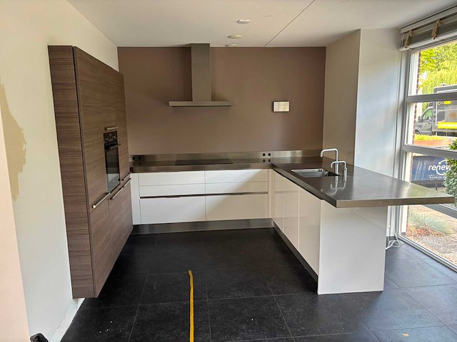 Veneta cucine - keuken met falmec / siemens apparatuur - afbeelding 12 van  27