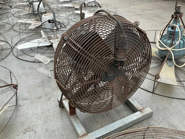 Ventilator (4x) - afbeelding 1 van  1