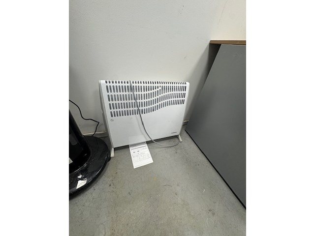 Ventilator en elektrische kachel, termozeta en thermoval - afbeelding 3 van  3