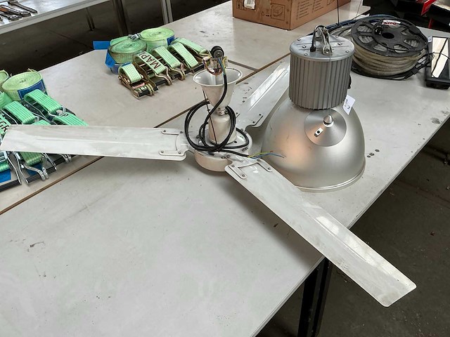Ventilator en lamp - afbeelding 1 van  4