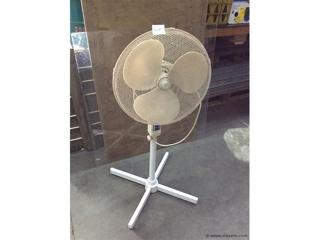 Ventilator op voet. ( getest ) - afbeelding 1 van  2