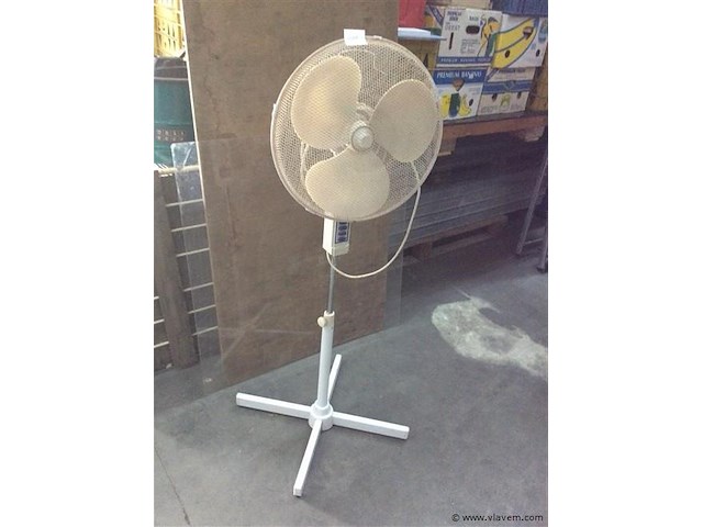 Ventilator op voet. ( getest ) - afbeelding 2 van  2