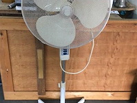 Ventilator op voet - afbeelding 1 van  2