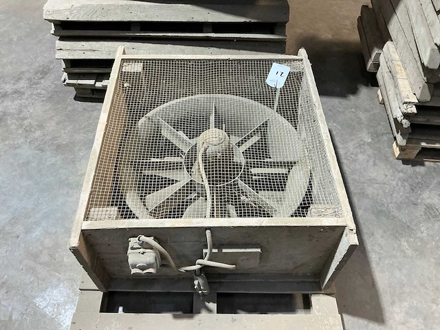 Ventilator - afbeelding 1 van  3