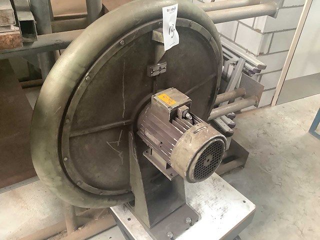 Ventilator - afbeelding 1 van  3