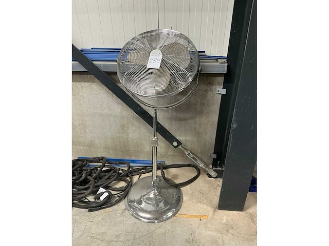 Ventilator - afbeelding 2 van  3