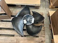 Ventilatorwaaier met 4 kunststof bladen - afbeelding 1 van  2