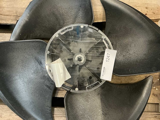 Ventilatorwaaier met 4 kunststof bladen - afbeelding 2 van  2