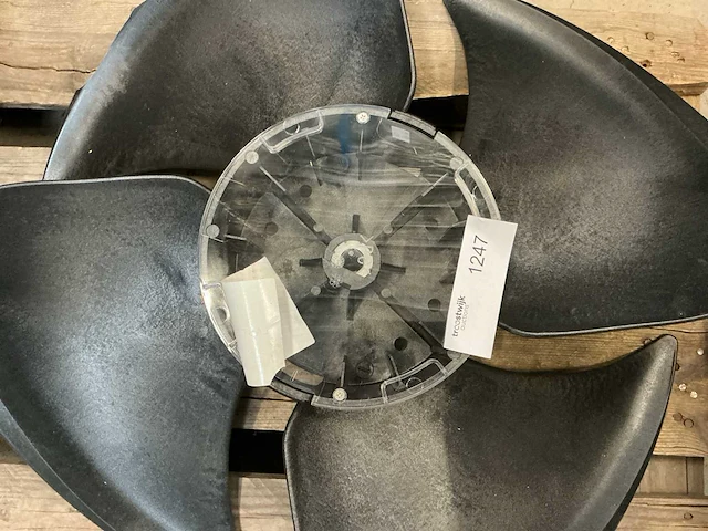 Ventilatorwaaier met 4 kunststof bladen - afbeelding 2 van  2