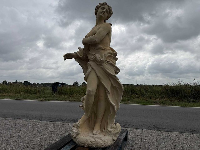 Venus klassiek tuinbeeld - afbeelding 1 van  1