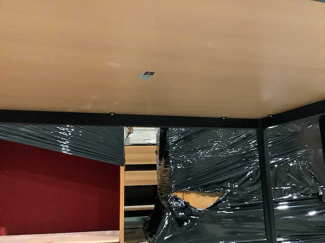 Vepa - desk - afbeelding 1 van  1