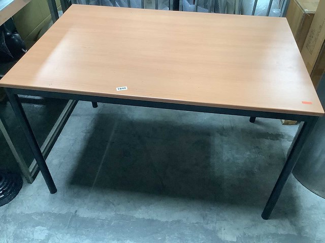 Vepa - desktable - afbeelding 1 van  2