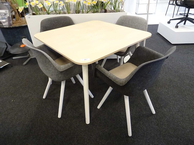 Vepa - tafel met 4 stoelen - afbeelding 1 van  4