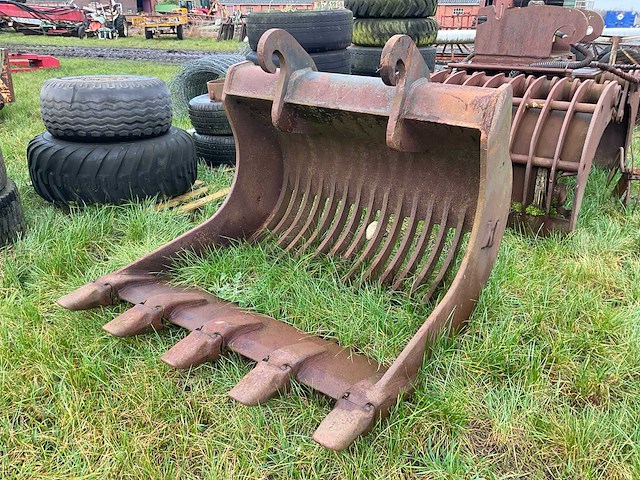 Verachtert graafbak, “cw30” - afbeelding 1 van  5