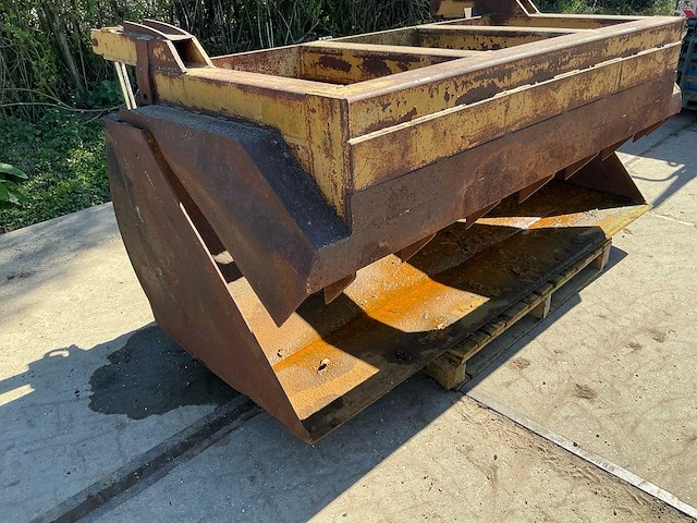 Verachtert pelikaanbak volvo ophanging - afbeelding 7 van  8