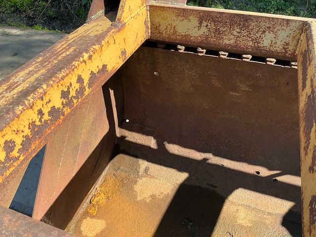 Verachtert pelikaanbak volvo ophanging - afbeelding 6 van  6