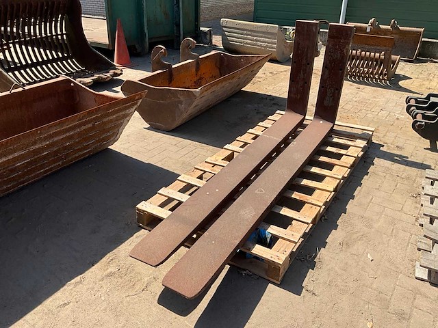 Verachtert shovel/heftruckvorken - afbeelding 1 van  3