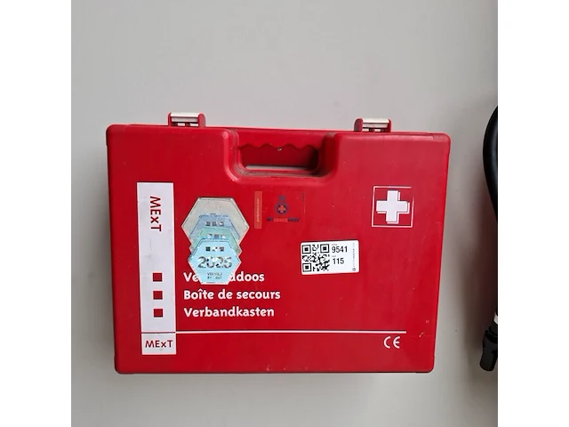 Verbanddoos met inhoud - afbeelding 1 van  4