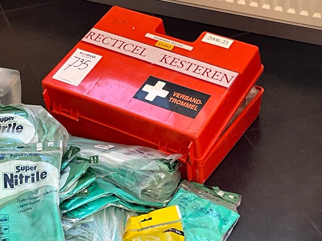 Verbandtrommel en divers - afbeelding 2 van  4