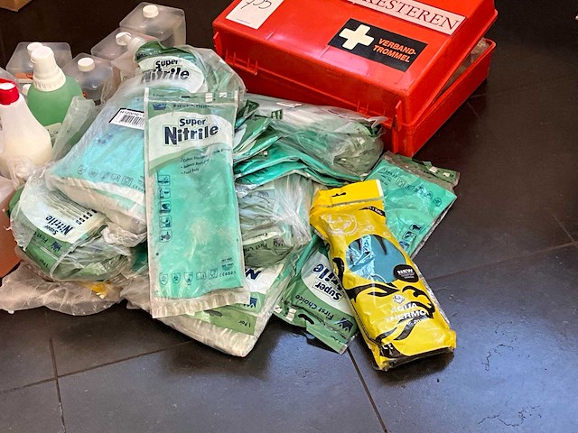 Verbandtrommel en divers - afbeelding 3 van  4