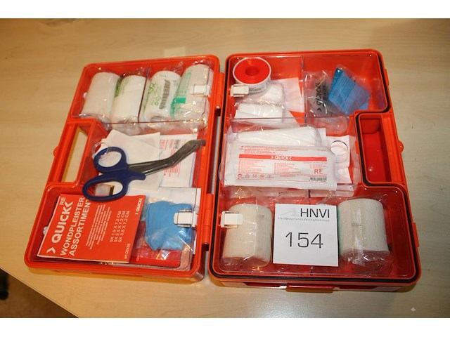 Verbandtrommel met muurbeugel. - afbeelding 1 van  1