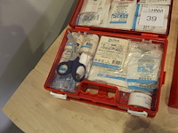 Verbandtrommel met wandbeugel en blusdeken - afbeelding 2 van  3