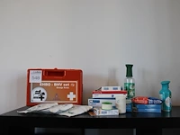 Verbandtrommel met wandbeugel.