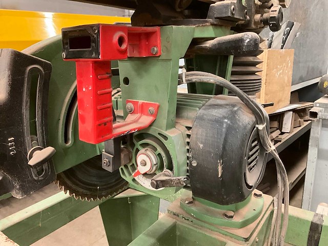 Verboom radiaalafkortzaagmachine - afbeelding 5 van  7