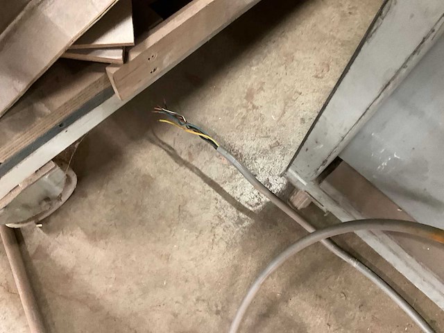 Verboom radiaalafkortzaagmachine - afbeelding 7 van  7