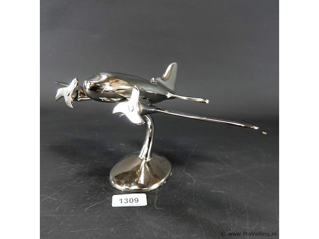 Verchroomd vliegtuig op dito standaard - afbeelding 1 van  5