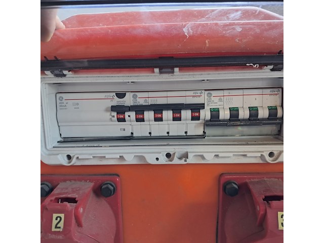 Verdeelkast 32a (32-2/400v, 16-6/230v ) jäger direkt, rondo 32a ra, bouwjaar 2019 - afbeelding 8 van  16