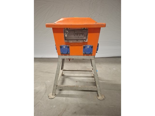 Verdeelkast 32a pa, (16-6/230v, 32-2/400v) jäger direkt, rondo 32a pa, bouwjaar 2014 - afbeelding 1 van  5