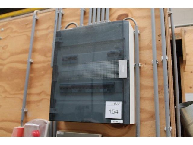 Verdeelkast hager met 3 fase hoofdschakelaar en diverse groepen. - afbeelding 1 van  3