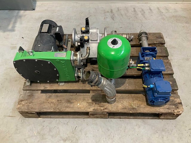 Verderflex - vloeistofpompen en elektromotoren (4x) - afbeelding 1 van  9