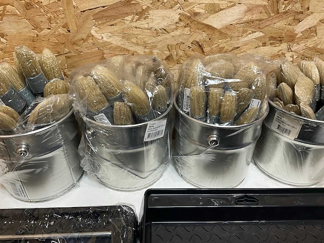 Verfkwasten en verfbakken - afbeelding 2 van  12