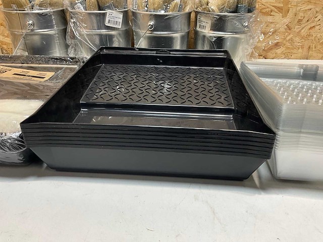 Verfkwasten en verfbakken - afbeelding 8 van  12