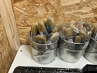 Verfkwasten en verfbakken - afbeelding 12 van  12