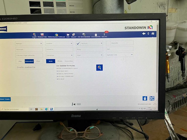 Verfmengcomputer met sartorius weegschaal - afbeelding 2 van  4
