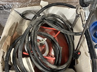 Verfspuit met epdm contactlijm - afbeelding 3 van  5