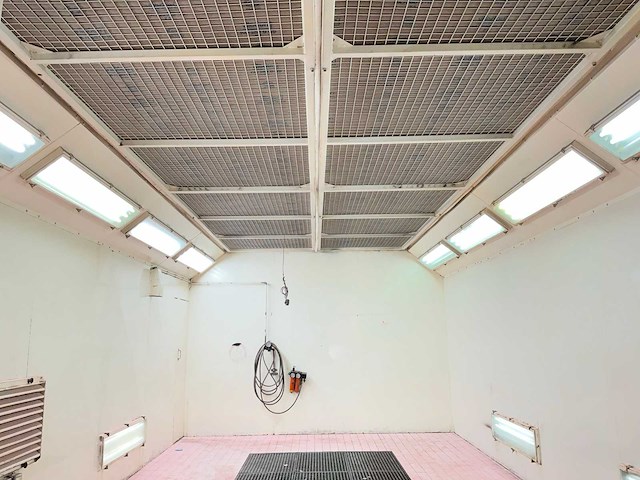 Verfspuitcabine - afbeelding 3 van  15