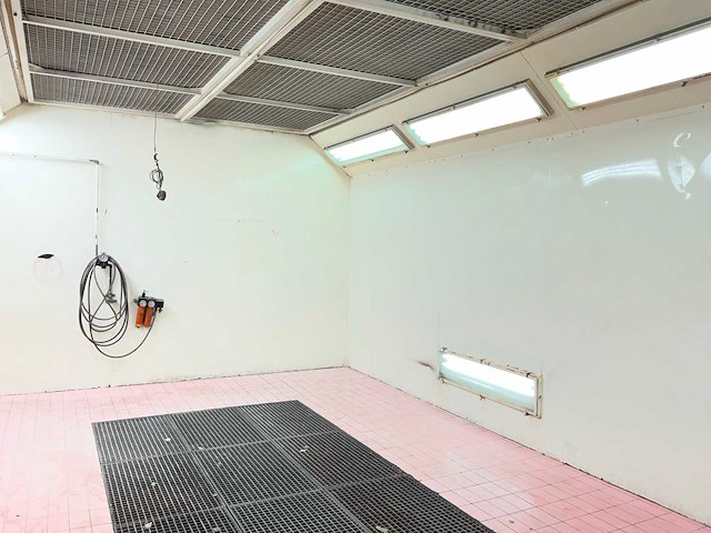 Verfspuitcabine - afbeelding 6 van  15