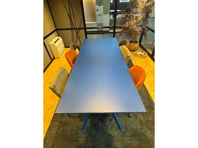 Vergaderopstelling - vergadertafel huislijn 240x100cm + 6 vergaderstoelen - afbeelding 2 van  8