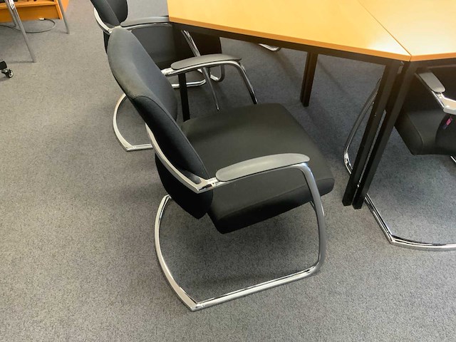 Vergaderset met 12 bma axia vergaderstoelen - afbeelding 5 van  7