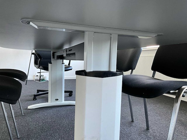 Vergadertafel en divers - afbeelding 3 van  8