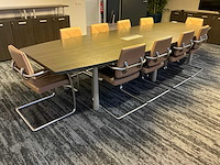 Vergadertafel met 10 vergaderstoelen - afbeelding 2 van  5