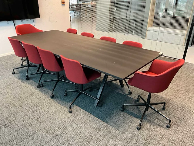 Vergadertafel met 10 vergaderstoelen - afbeelding 2 van  6
